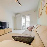 Apartment Designer 4 Bedroom Family With Side Sea View