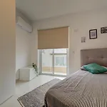 Apartment Designer 4 Bedroom Family With Side Sea View