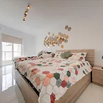 Designer 4 Bedroom Family With Side Sea View St. Paul's Bay
