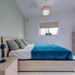 Designer 4 Bedroom Family With Side Sea View Apartment *