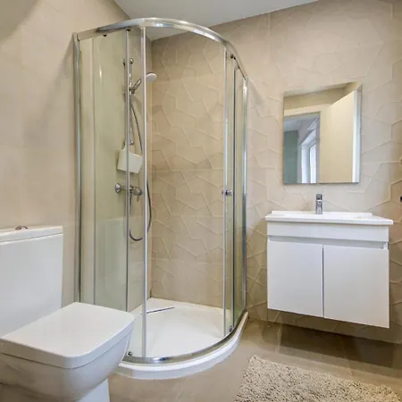 Designer 4 Bedroom Family With Side Sea View Apartment *