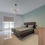 Designer 4 Bedroom Family With Side Sea View Apartament St Paul's Bay