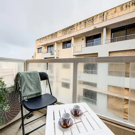Designer 4 Bedroom Family With Side Sea View Apartament