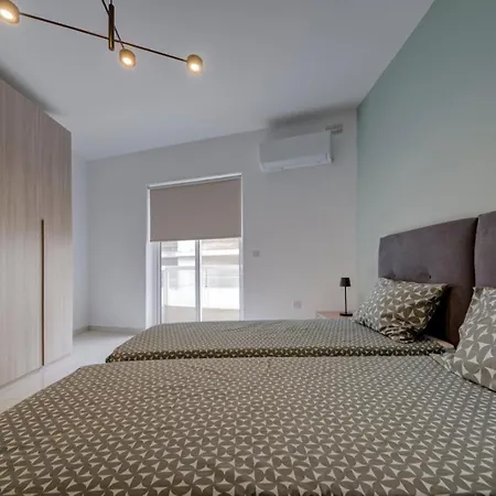 Designer 4 Bedroom Family With Side Sea View アパート *