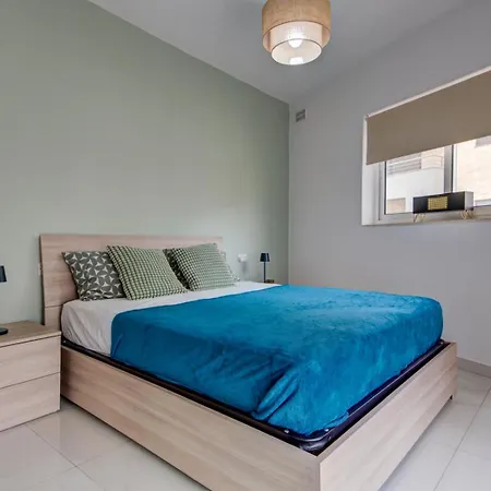 Designer 4 Bedroom Family With Side Sea View * St. Paul's Bay