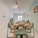Designer 4 Bedroom Family With Side Sea View * Σεντ Πόλς Μπέι