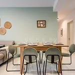 Designer 4 Bedroom Family With Side Sea View