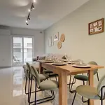 Designer 4 Bedroom Family With Side Sea View Διαμέρισμα